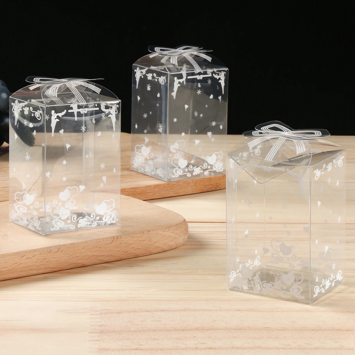 Durable 4-inch and 6-inch transparent cake packaging box with reinforced edges, perfect for mini cheesecakes and chiffon cakes